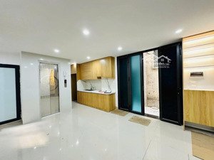 nhà đẹp lung linh -ngay trung tâm đống đa - nội thất sang xịn siêu hot có 1-0-2