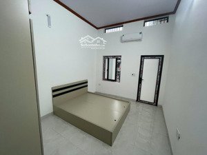 cho thuê nhà riêng phố thái thịnh: 28m2 x 5 tầng, mt: 3m, nhà mới, 4pn, 5vs,. giá: 14tr/tháng