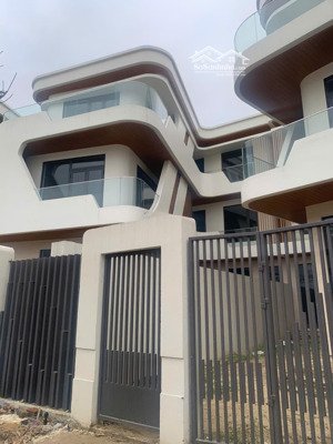 bán biệt thự sông hàn - nhà mới - nở hậu - ngay khu dowtown đà nẵng