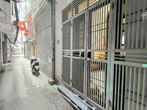 nhà cự lộc - quan nhân 40mx 5 tầg, mt4.2m, giá chỉ 10.8 tỷ