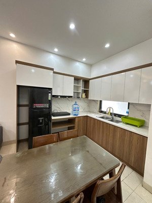 chỉ từ 11tr/ tháng là thuê được căn nhà riêng 3 tầng 3 phòng full nội thất