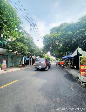 mặt tiền kinh doanh đầm sen nhà chính chủ nở hậu