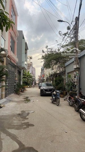 hẻm xe hơi nhà quận 9 nhà 4 tầng, phòng khách, phòng thờ, bếp ,4 phòng ngủ, 5wcsân thượng trước, sa