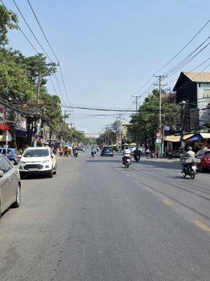 bán nhà cấp 4 (5x27m), mặt tiền sầm uất nguyễn trãi p. dĩ an, đang thuê 17tr/th