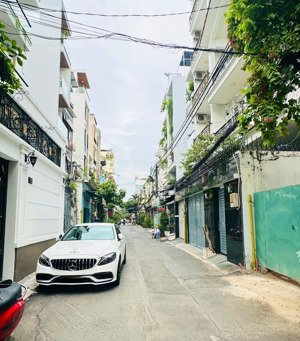 11.8 tỷ - 5 tầng - góc 2mt không lộ giới - ngay lê văn sỹ