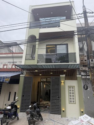 nhà 3 tầng 3 mê full nội thất xịn sò