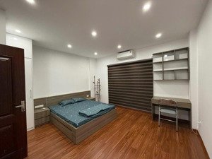 cho thuê nhà nguyên căn 35m*4 tầng, 3pn, 4wc, full đồ, ngõ 279 đội cấn, ba đình, giá 12.5 triệu(tl)