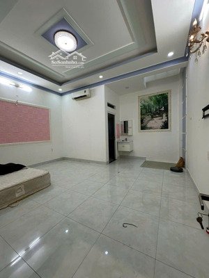 nhà mới xây một trệt 2 lầu, ngay mặt đường xuân thới đông 1 xã xuân thới đông hóc môn,dt 82m