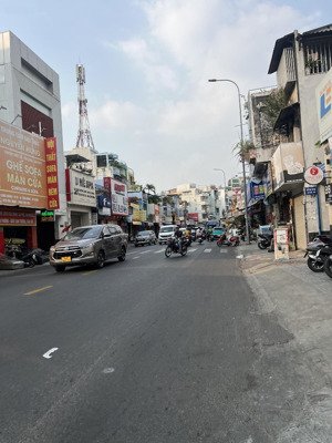 bán gấp toà nhà 7 tầng mặt tiền đường lạc long quân gần ngã tư bảy hiền