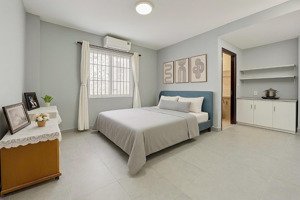 chính chủ cho thuê căn hộ view biển giá rẻ mới 100% full nội thất