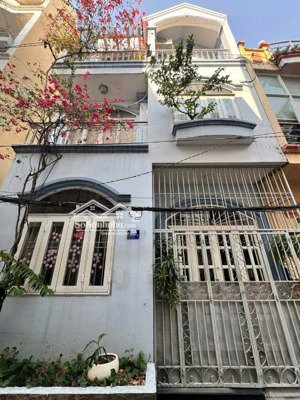 cực kỳ hiếm! góc 3 mặt thoáng, hxh 5m khu huỳnh văn bánh, pn. ngang to 5.7m, 3 tầng chỉ 9,6 tỷ tl