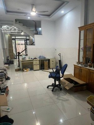 siêu phẩm - chỉ 6.tỷ - dt 72m2 - ngang 4 dài 18 - hẻm 6m thông xe tải tránh - 2tầng - 3pn, .