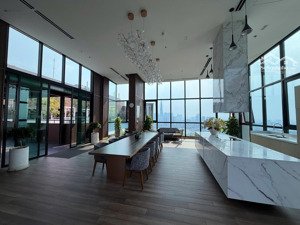 cần bán căn penthouse diện tích 420m2 có 5pn - 4wc giá bán 80 tỷ all in