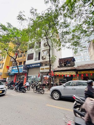 bán gấp nhà 2 mặt phố, kinh doanh, oto tránh vỉa hè, 38m2, 6 tầng, mặt tiền 4,4m , view hồ tây