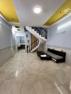 bán nhà tôn đản quận 4 - 30m2 - 3 tỷ - 2 tầng đúc - bề ngang 4m - nhà chính chủ 1 đời