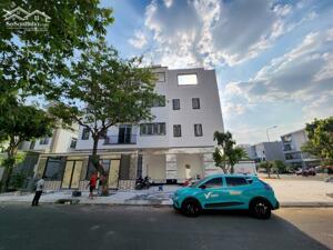 Nhà 3 lầu căn góc 2MT đường 30mét KDC Khang Điền có thang máy