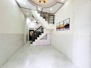 bán gấp nhà 27m2 2 phòng ngủ p.8 gò vấp chỉ 2.7tỷ