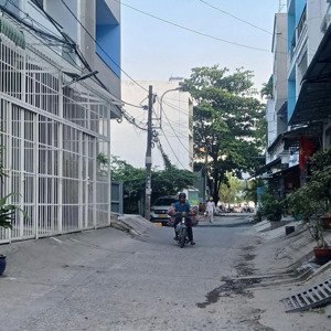 6 tỷ 800 thương lượng, nhà 4 tầng, đường 7 mét thông, diện tích : 5 x 10,33