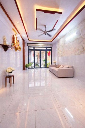 sát cv đam sen nhà đẹp 2 tâng hẻm 4m ngang 4 dài 17