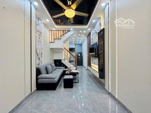 nhà mới đường 21 p8 gò vấp 3 tầng 30m2 tặng toàn bộ nội thất có 3 phòng ngủ