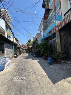 giá : 6 tỷ 300 ( tl ) nhà 4 tầng ( 4 x 24 ) đường hương lộ 2 - p.bình trị đông