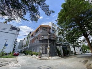 bán gấp căn góc 3 tầng - dt 4,5x 15 - giá 6,2 tỷ - xe hơi quay đầu - đường đào tông nguyên - nhà bè