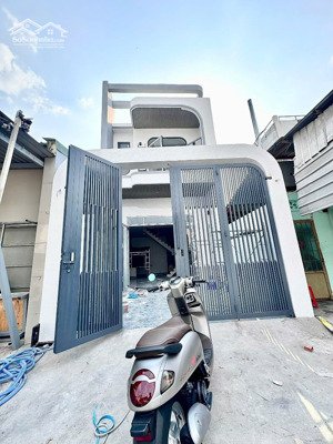 bán nhà lầu đẹp, hoàn công, gần công viên b5, gần chợ tân phong, chỉ 3tỷ190