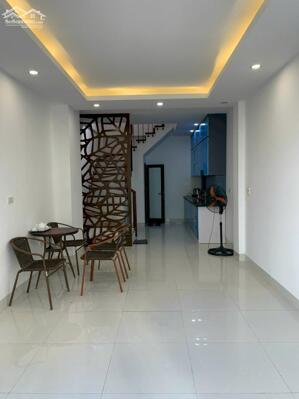 Cho thuê nhà ngõ 406 Hồ Tùng Mậu, Cầu Giấy 35m x 5T giá 16 triệu NHÀ MỚI ĐẸP