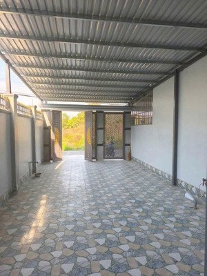 .bán nhà tân thông hội .xã củ chi. ..cách trường tiểu học tân phú trung chỉ 500m, đầy đủ tiện ich