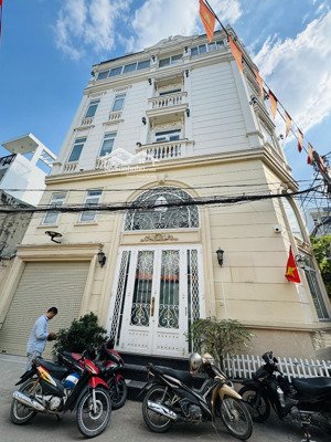 căn góc nguyễn văn lượng p17 gv 8x11m 5 lẩu thang máy 7pn, 8wc hẻm 1 trục xe tải lớn giá 14.5 tỷ tl