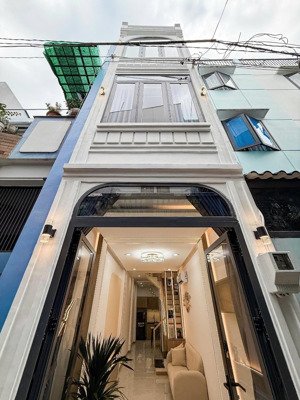 cầm trong tay 1 tỷ sở hữu ngay nhà trung tâm gò vấp dòng tiền 18tr/tháng