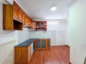 nhà 3 tầng btct,nguyễn thị thập q7 nd,4x14m.chỉ 7 tỷ hơn,shr hc