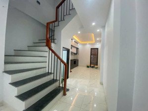 chỉ 3 tỷ, nhà 3 tầng mới tinh 40m gần kcn bắc thăng long