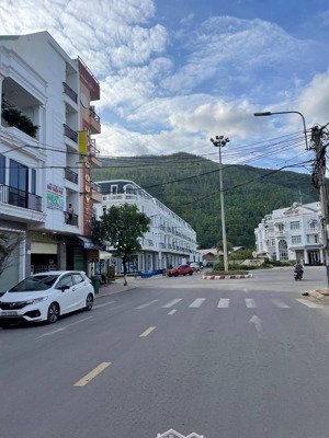 giá rẻ trùm mặt tiền đường chế lan viên tp quy nhơn