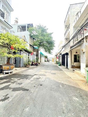 cần bán gấp nhà lê văn quới hẻm 8m thông thoáng 80m2 7tỷ 9 thương lượng