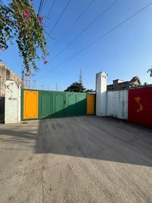 cho thuê mặt bằng rộng 1.800m2 tuyến 2 đường 5 mới, gần ngã 4 hồng bàng