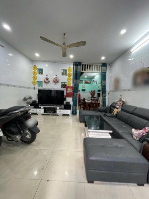 bán nhà cách mạng tháng 8 phường 5 tân bình ngang lớn 5m 3 phòng ngủ chỉ 7.9tỷ