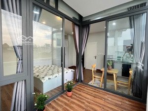 studio ban công lớn - cực thuận tiện qua vlu, hutech, gia định và di chuyển quận 1,3,2