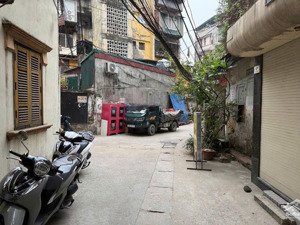 7.45 tỷ - phố thanh nhàn 28 m² 4 tầng , mt 2.8 m; phố tt gần các trường đh, công viên , bvtw, ...