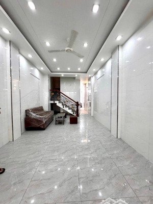 giá hời: 9,3 tỷ. cơ hội vàng. hẻm 7m - 1 căn ra mt tân hòa đông. 5 tầng mới đẹp. 116m2. có thang má