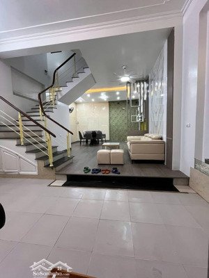 nhà đẹp phố nguyễn hoàng 50m2 cách bãi để ôtô 30m, cách mặt phố chỉ 50m giá chỉ 13.8 tỷ.