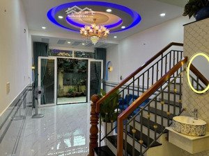 bán nhà ngay nguyễn văn khối , 55m , 3pn , ô tô đỗ cửa . chính chủ