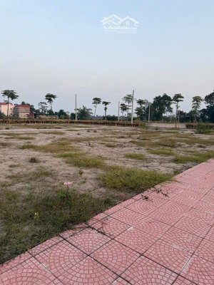 gửi đến khách hàng lô đất siêu phẩm víp đầu tư đg đường la, phú túc. lô 1: diện tích 82.5m,