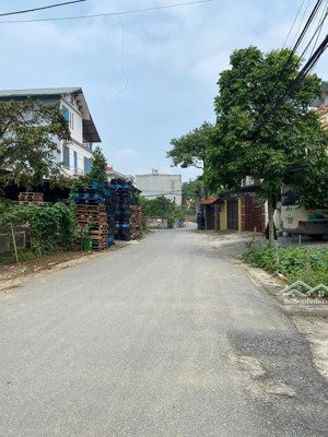 cần bán lô đất 2 mặt tiền cạnh sân bóng mậu thông khai quang vĩnh yên