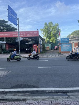 cho thuê vp dt 150m2 sàn sử dụng, mt đào duy anh hiếm có. giá tốt nhất khu vực