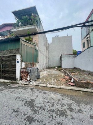 phúc lợi. bán mảnh đất .dt 75m. mt 5m. đường ô tô tránh. giá chào 13 tỷ 4. bán mảnh đất trung tâm