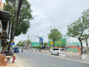 nhà 4 tầng mặt tiền kinh doang đường lê hồng phong chỉ 13 tỷ/ lh 