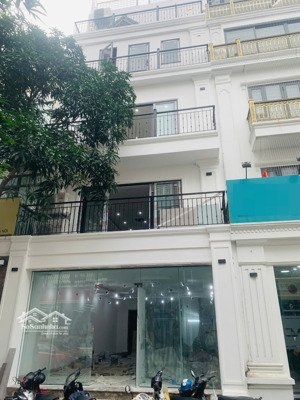 cho thuê nhà đường nguyễn chánh, cầu giấy, hn. dt 80m, 6 tầng, nhà mới 100% có thang máy. giá 60tr