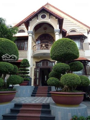 bán biệt thự biển mặt tiền dương đình nghệ, đà nẵng. diện tích khủng 648m2, cách biển 200m.