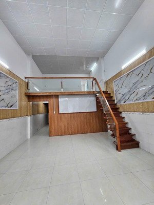 nhà gác lửng kiệt ô tô. dt siêu khủng 90 m2 ngang 5m, nhà mới dọn vào ở ngay